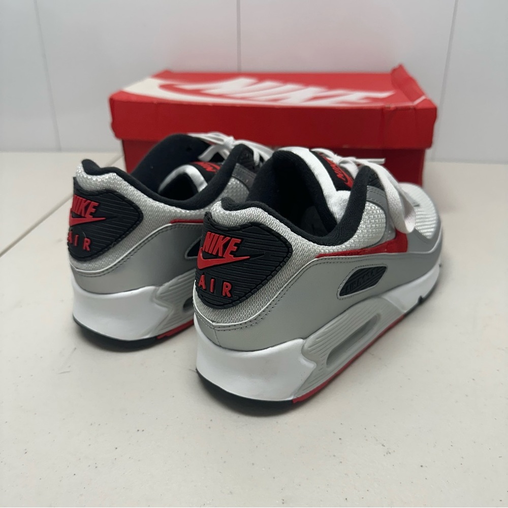 Nike Men’s Air Max 90 Metallic Silver University Red - Size 12 - Picture 4 of 11